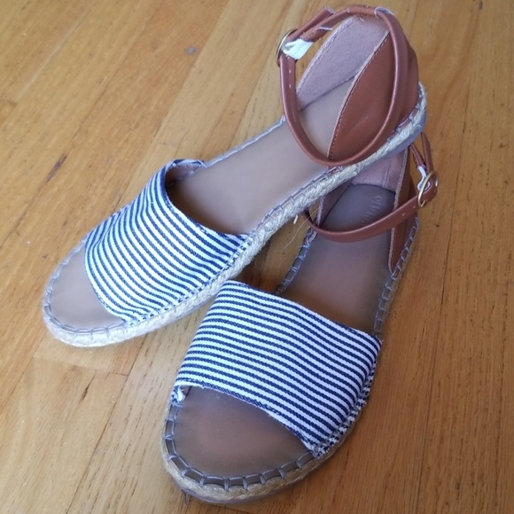 Old Navy Shoes - OLD NAVY SANDALS